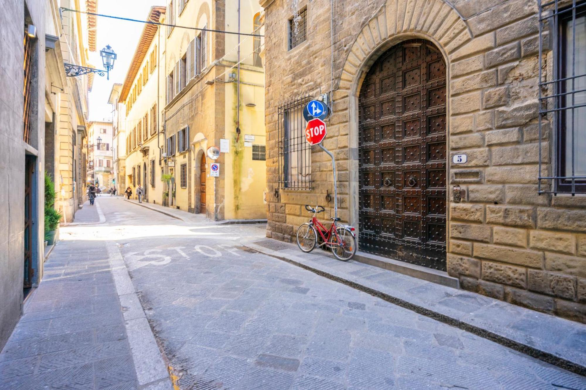 Appartamento Ponte Vecchio Con Posto Auto Su Richiesta Floransa Dış mekan fotoğraf